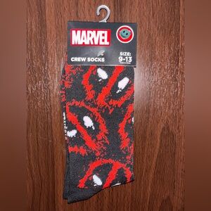 MARVEL DEADPOOL NOVELTY CREW SOCKS NWT MEN’S SHOE SIZE 9-13